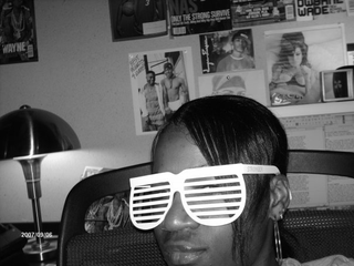 Is that Amy Winehouse in the background?